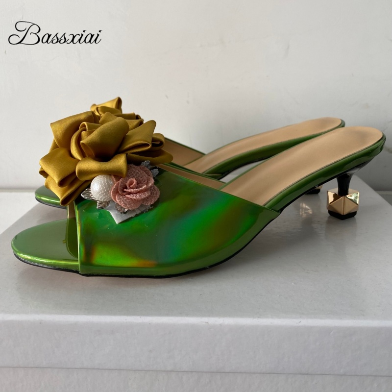 Kitten Heel Women - คริสตัลตกแต่ง Handmade ดอกไม้รองเท้าแตะผู้หญิงที่ไม่ซ้ํากัน Rivet ลูกแมวส้นสิทธิบัตรหนังรองเท้าหนังฤดูร้อนรองเท้า