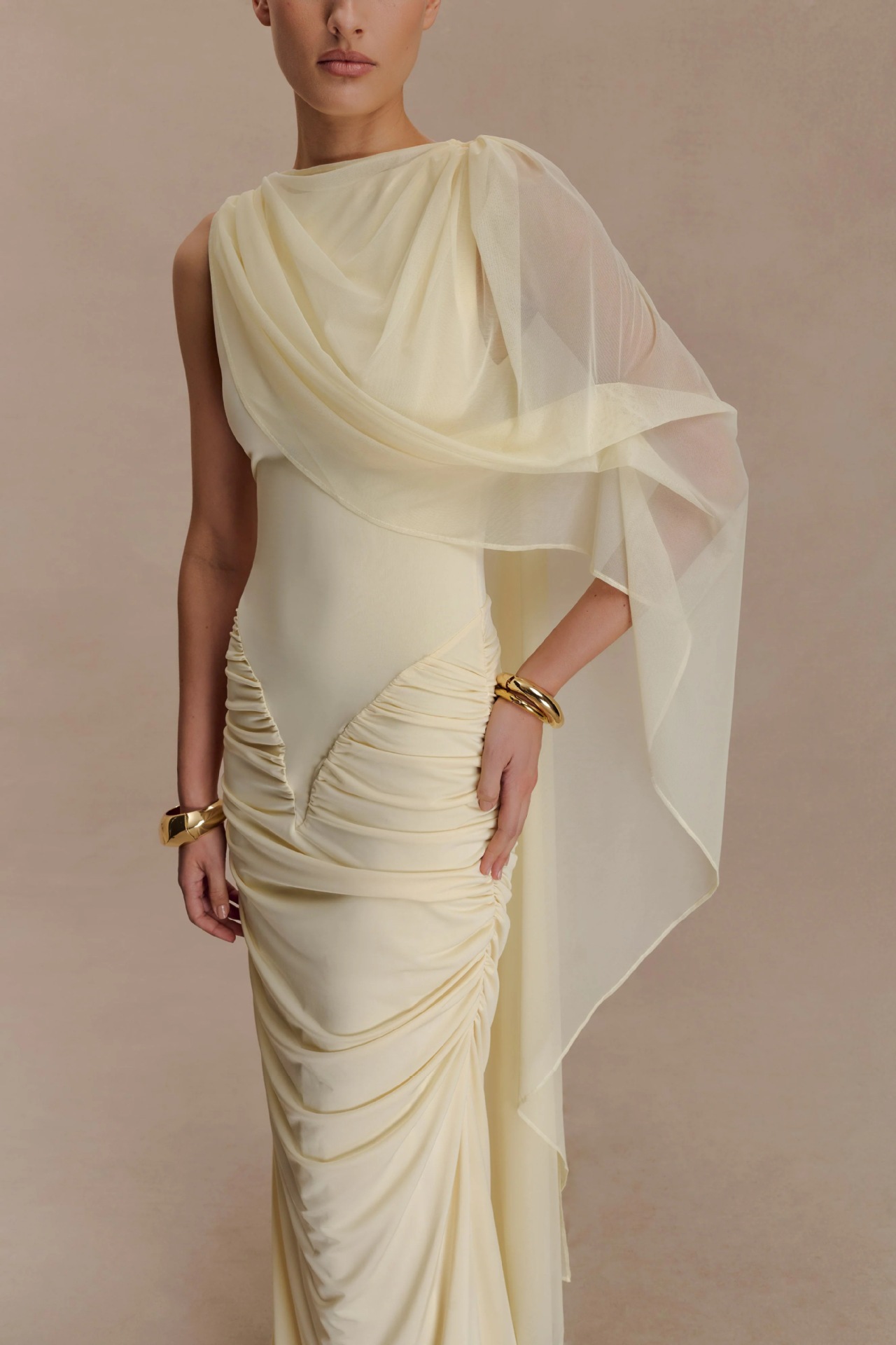 Women'S Holiday Formal Wear - ชุดราตรีสีเหลืองสำหรับผู้หญิง แบบผูกเอว เซ็กซี่ แขนเดียว แต่งระบาย ทรงเข้ารูป