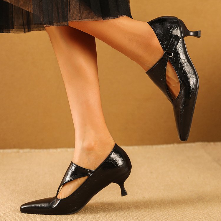 รองเท้าส้นเตี้ยทรงวินเทจสีเข้ม - Kitten Heel Women บทวิจารณ์และราคา