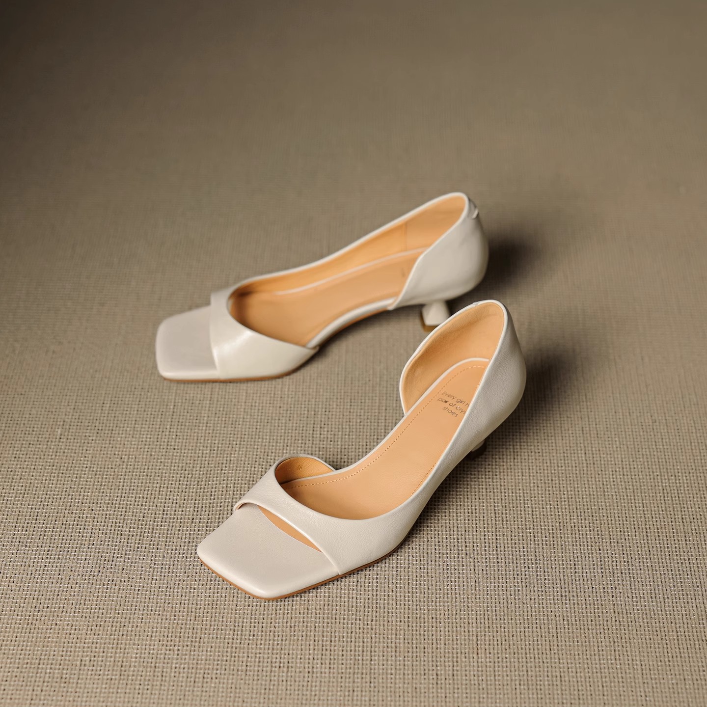 รองเท้าแตะส้นสูงเปิดนิ้วเท้าที - Kitten Heel Women บทวิจารณ์และราคา