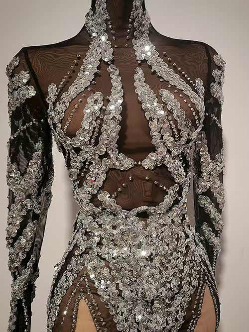 ชุดราตรีประดับเลื่อมยี่ห้อ Yin - Formal Attire Woman บทวิจารณ์และราคา